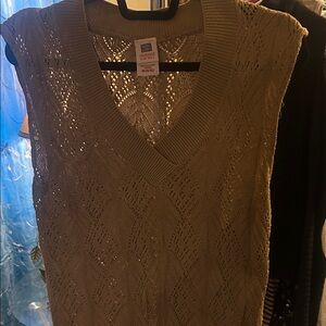 Faded Glory Beige V-Neck Sleeveless Sweater